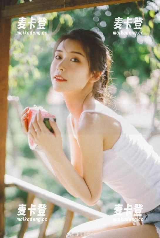 观看17c吃瓜，轻松获取每日热辣瓜事的最佳途径