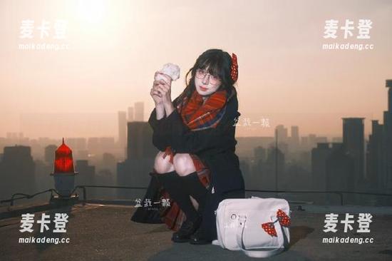 在17吃瓜网登录后观看热门八卦实时更新