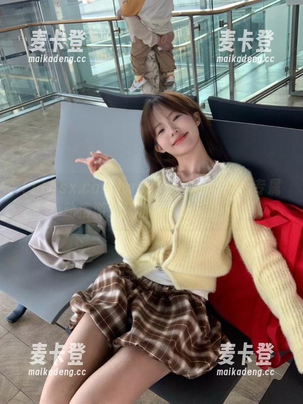 www.718sx.com专属动漫游戏风格趣味吃瓜app