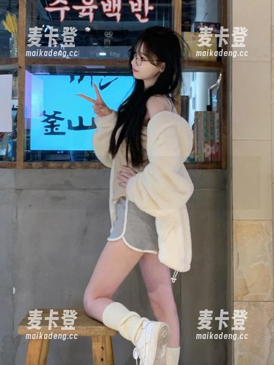 91吃瓜中心最新入口，带你吃最新的瓜ktv网址