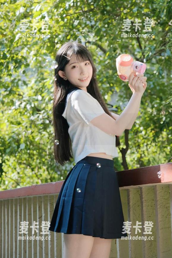 hlw在线带你体验少女心满满的吃瓜日常