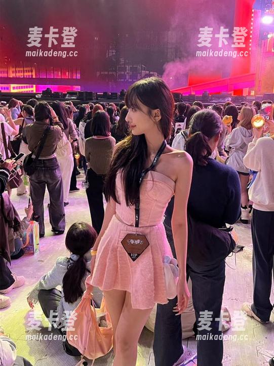 直达冲哥黑料正能量1080P最新更新，网红八卦全面呈现