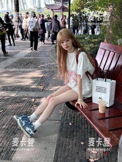 黑料吃瓜网址免费浏览热门娱乐新闻的网站